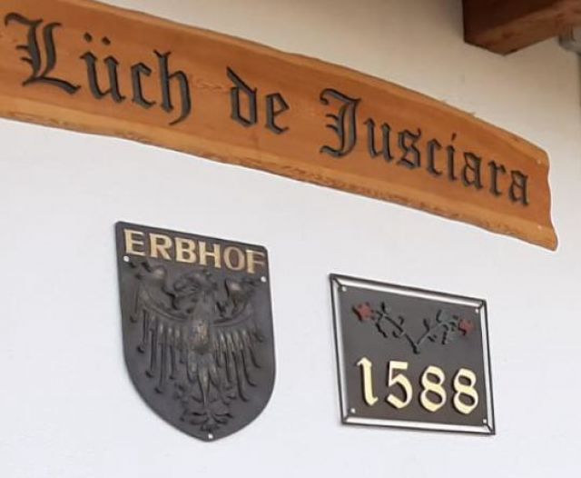 Immagini: Farm Chalet Jusciara